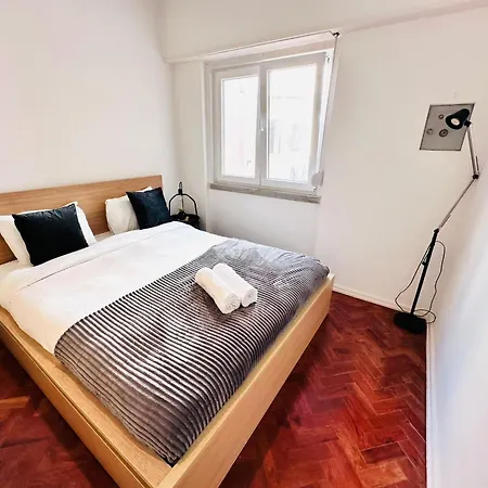 The Redondo House - No 4e1 - Comfortable Two-bedroom Appartement
