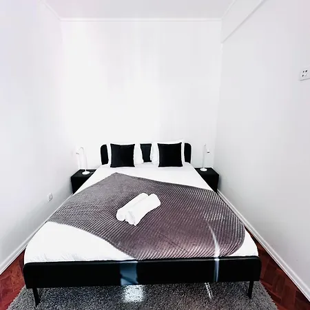 The Redondo House - No 4e1 - Comfortable Two-bedroom Διαμέρισμα *