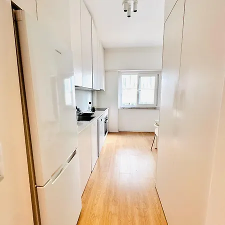 The Redondo House - No 4e1 - Comfortable Two-bedroom Apartman
