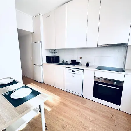 The Redondo House - No 4e1 - Comfortable Two-bedroom شقة *