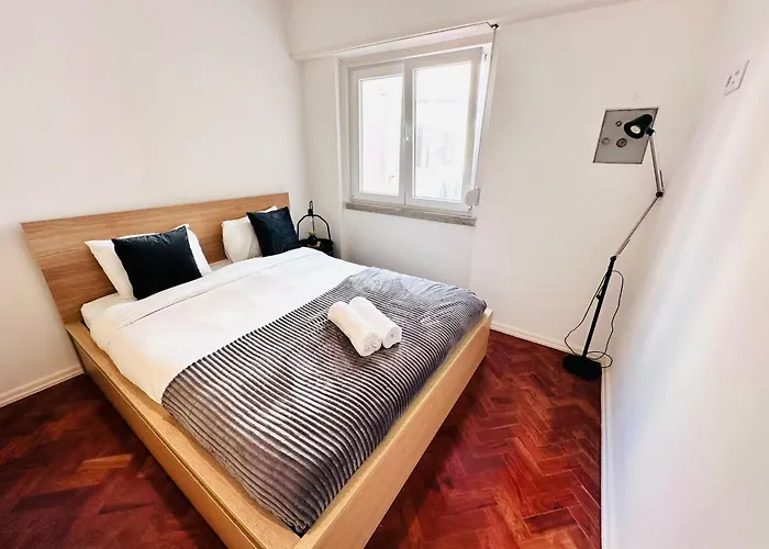 The Redondo House - No 4e1 - Comfortable Two-bedroom Апартаменти