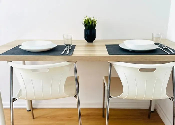 The Redondo House - No 4e1 - Comfortable Two-bedroom Апартаменти