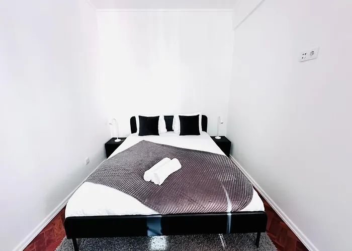 The Redondo House - No 4e1 - Comfortable Two-bedroom Апартаменти *